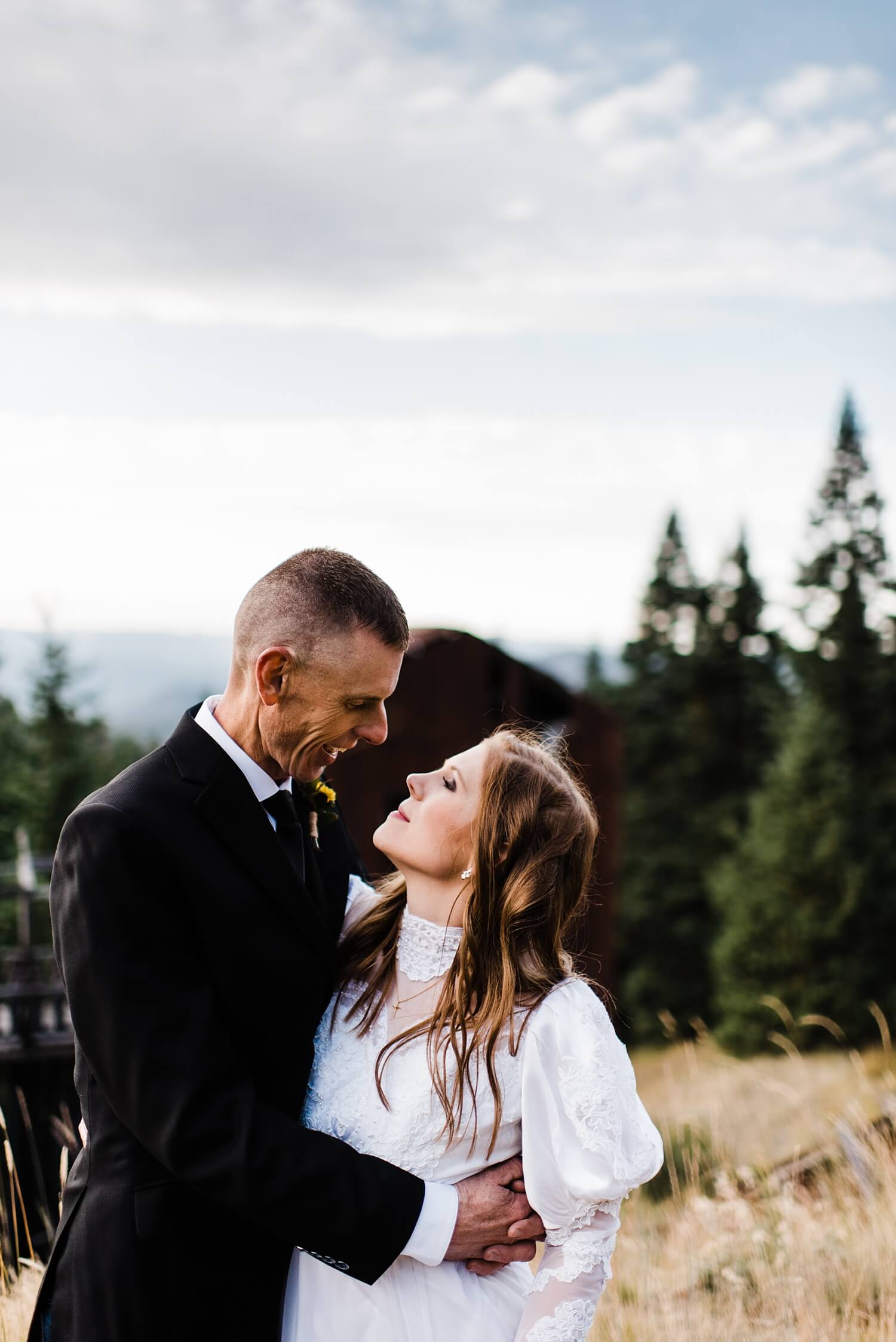 adventure elopement photographer,elopement,ghost town elopement,ghost town wedding,ochoco mountains,oregon elopement,pacific northwest,prineville wedding,sam starns,western elopement,